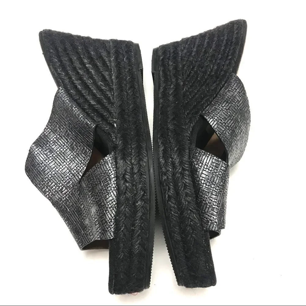 Kanna wedge sandals Size 41.( 9.5)
